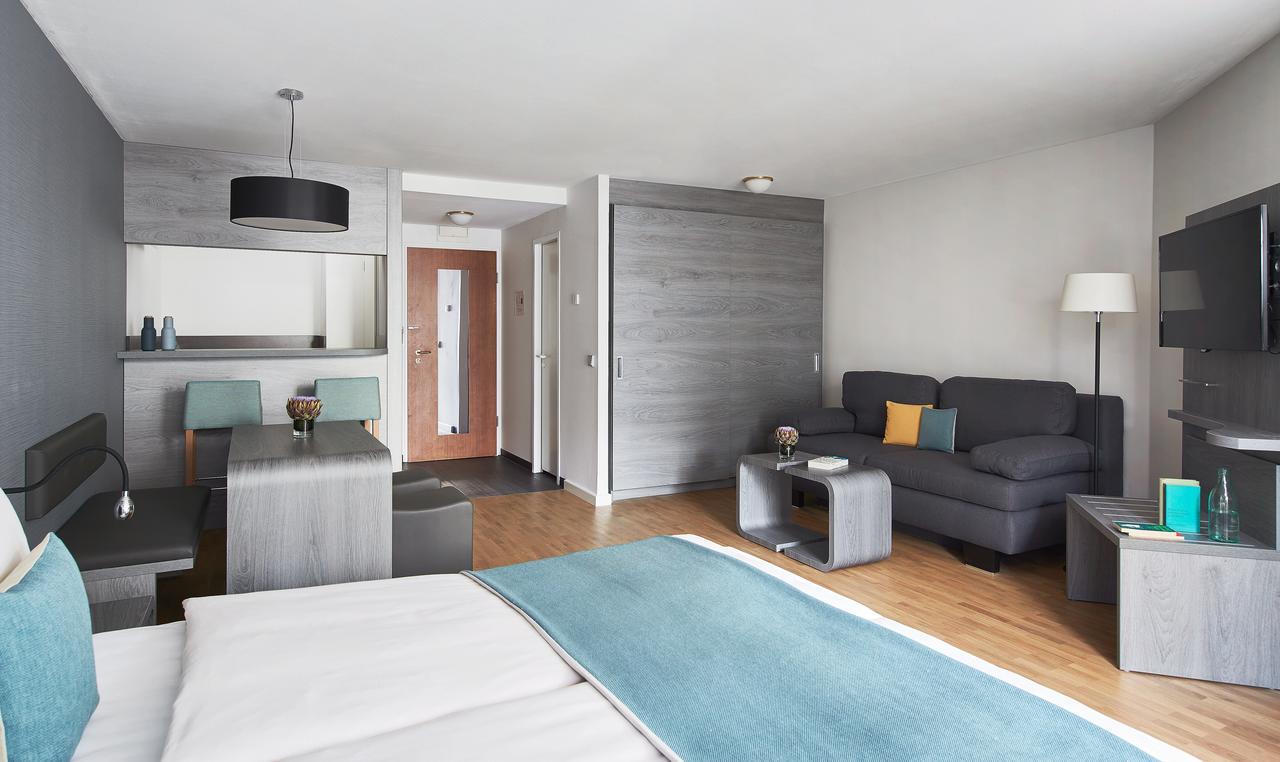 Apartahotel Living 3*