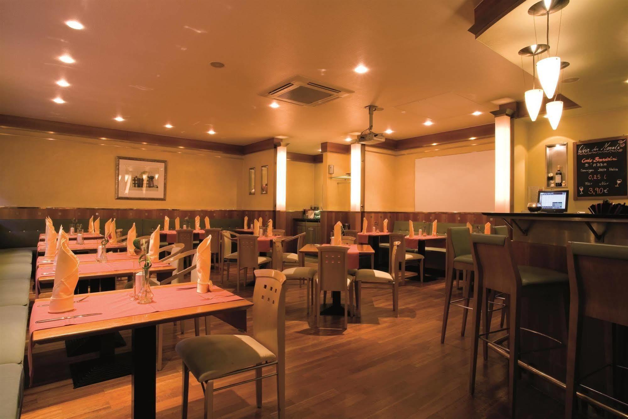 Apartahotel Living 3*